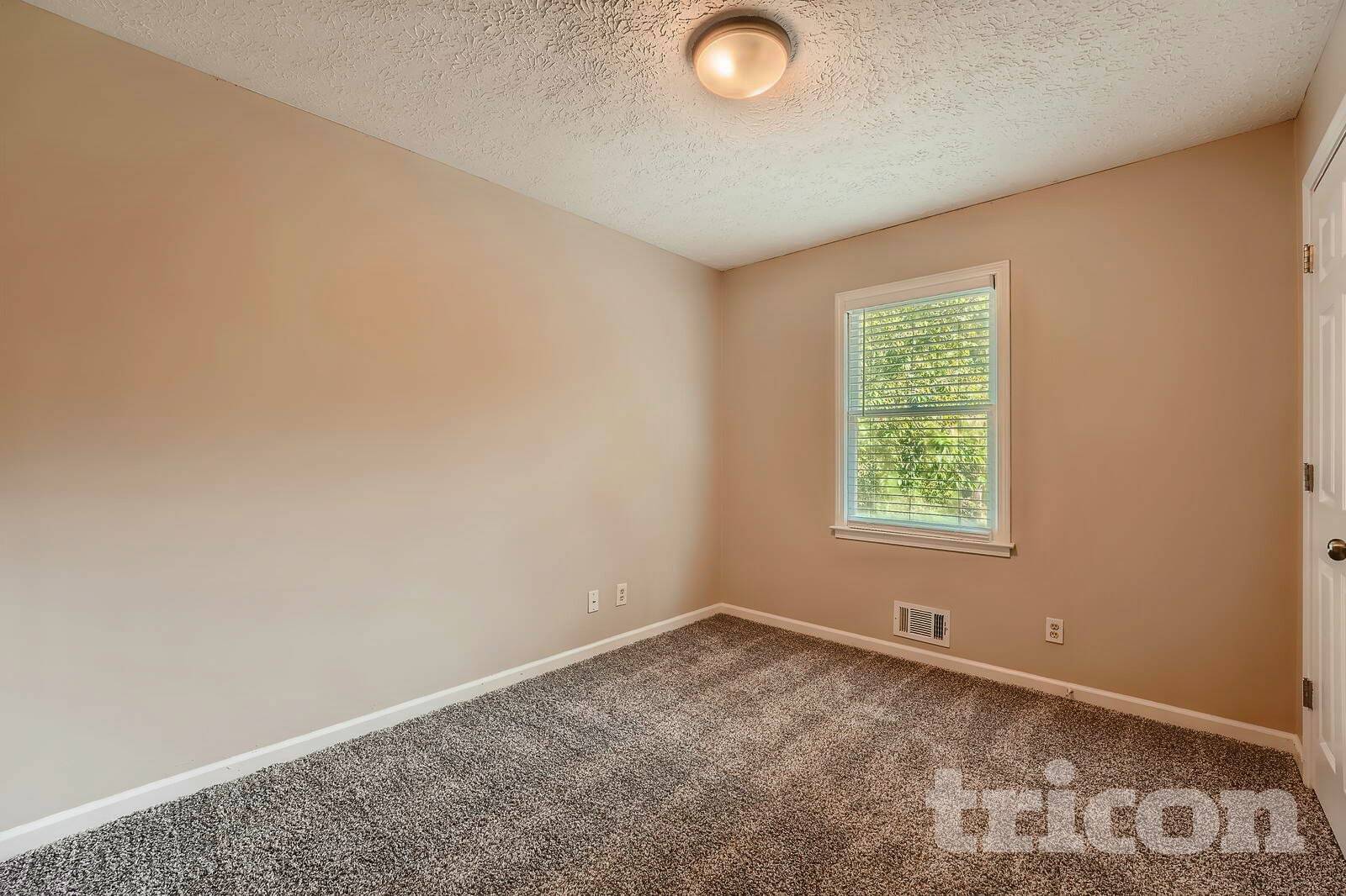 Building Photo - 2590 Mountain Brook Rd