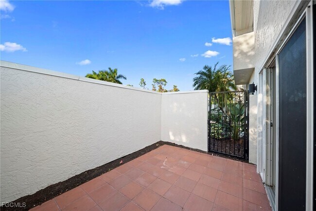 Building Photo - 3052 Kings Lake Blvd