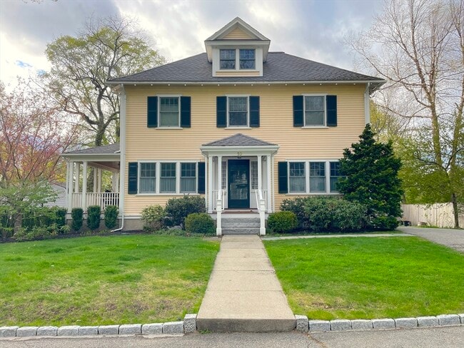 Building Photo - 10 Berwick Rd