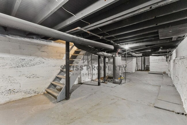 Building Photo - 1339 Mooberry St