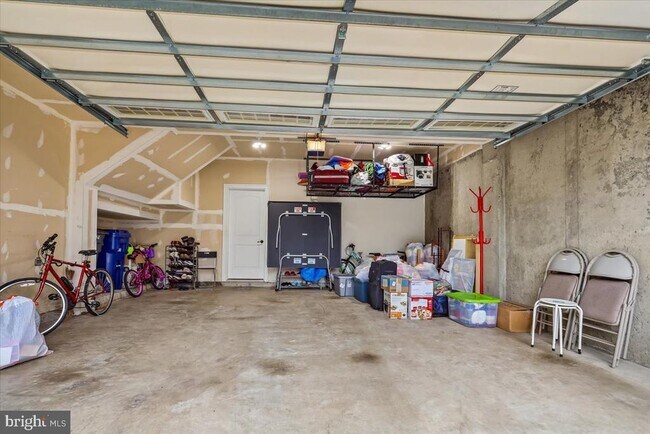 Building Photo - 25128 Deerhurst Terrace