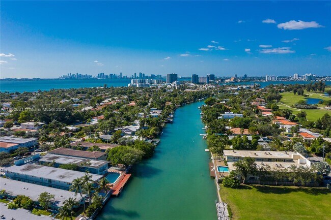 Building Photo - 350 S Shore Dr
