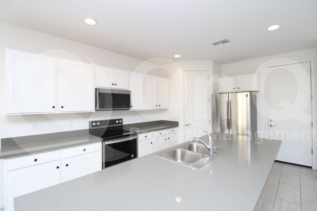 Building Photo - 4719 S Carver