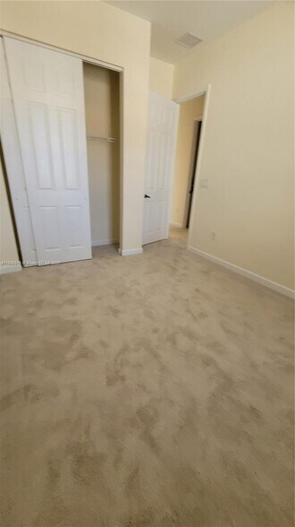 Building Photo - 6033 NW 118th Dr