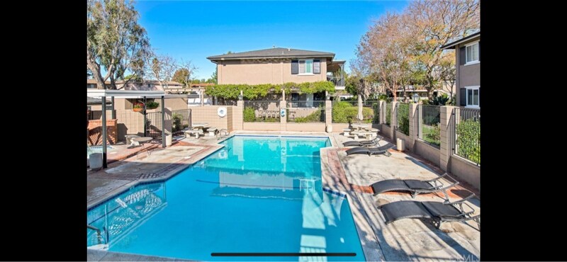 Building Photo - 660 S Glassell St