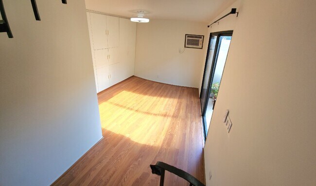 Building Photo - 3326 Floyd Ter Los Angeles, CA 90068