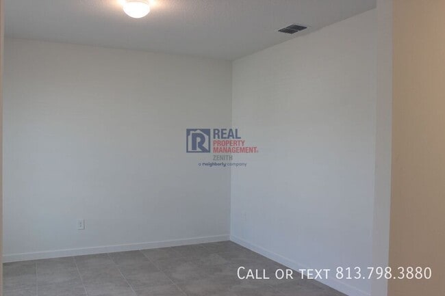 Building Photo - 11225 Sycamore Glen Loop