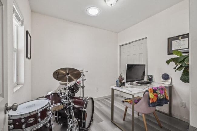 Building Photo - Cute Two Bedroom 1 Bathroom House in North RiNo