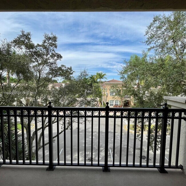 Building Photo - 3020 NW 125th Ave