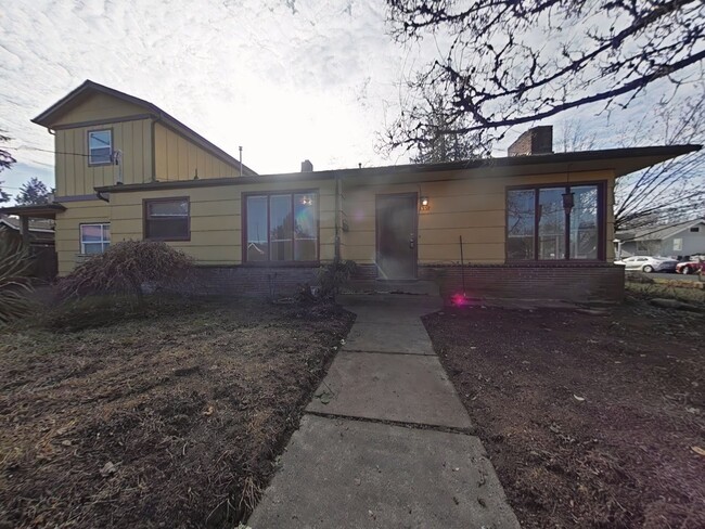 Primary Photo - 2 Bedroom Duplex ~ Close to Campus ~ Pet F...