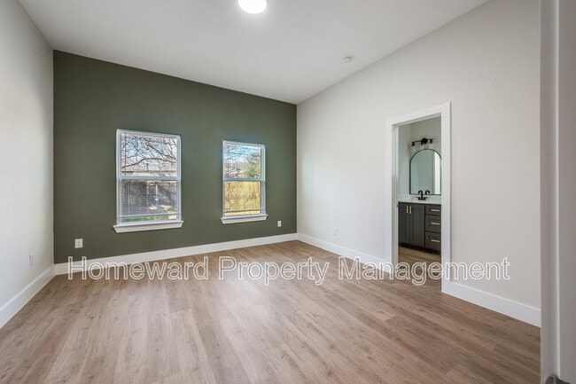 Building Photo - 825 Stamps Ave