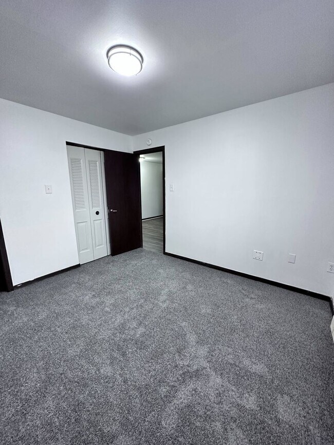 Building Photo - Coming soon! Updated 1-bedroom spot is wai...