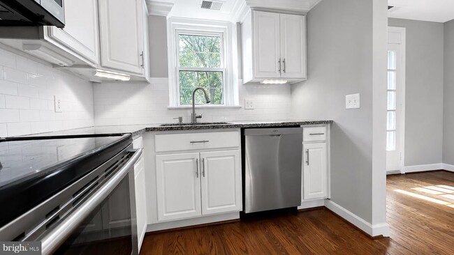 Building Photo - 4814 30th St S