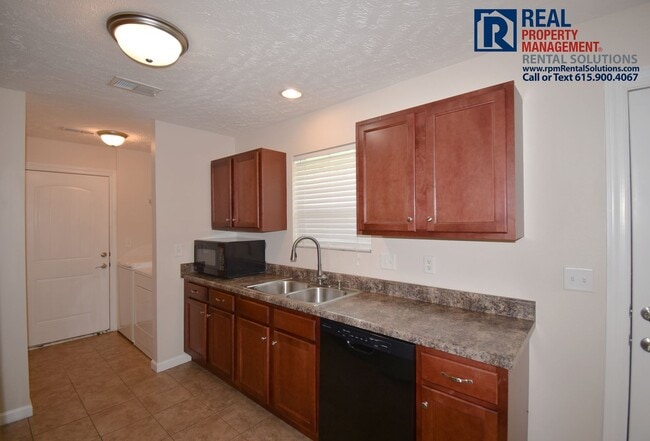 Building Photo - 1548 Passage Dr