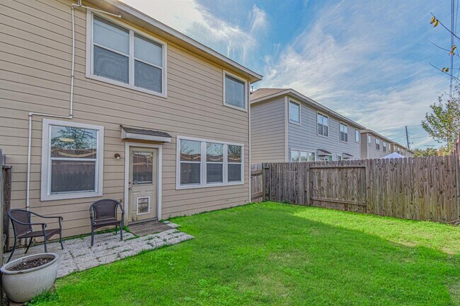 Building Photo - 15930 Langhamwood Ln