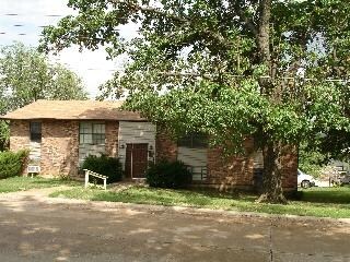 Building Photo - 421 N 9th St