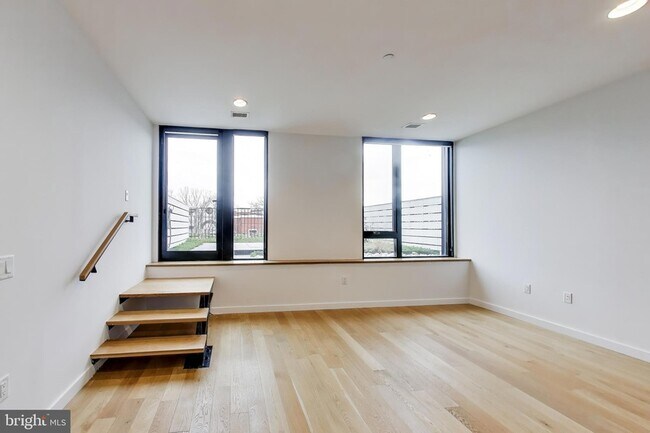 Building Photo - 57 N Street NW Unit UNIT 414