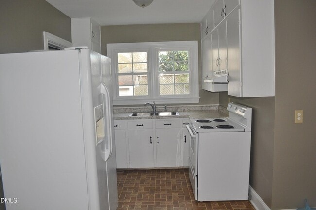 Building Photo - 527 S 3rd St