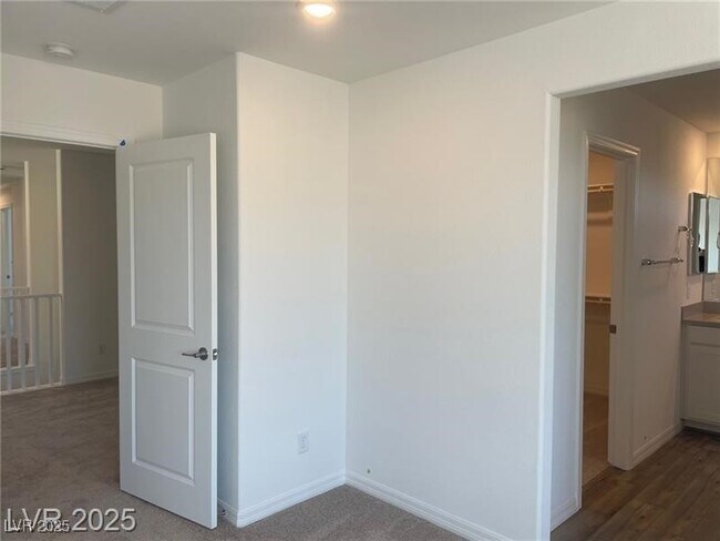 Building Photo - 5749 Avondale Rise Wy