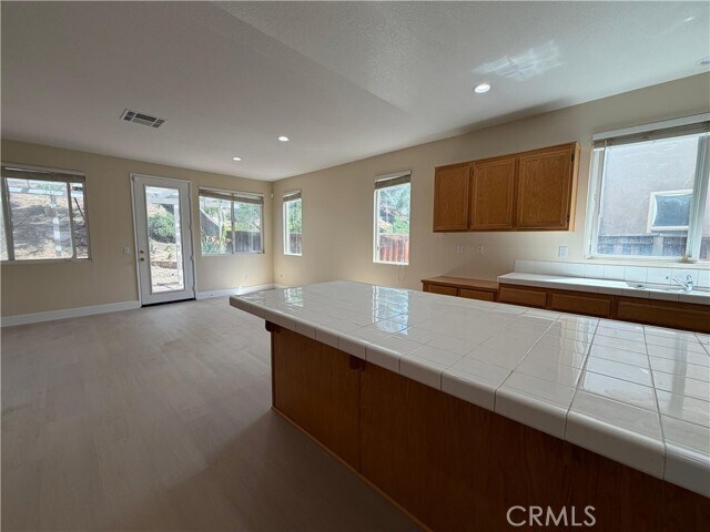 Building Photo - 23656 Morning Glory Dr