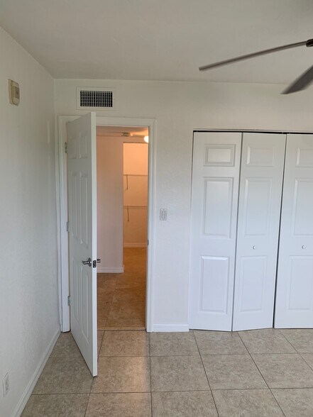 Building Photo - 14500 SW 88th Ave