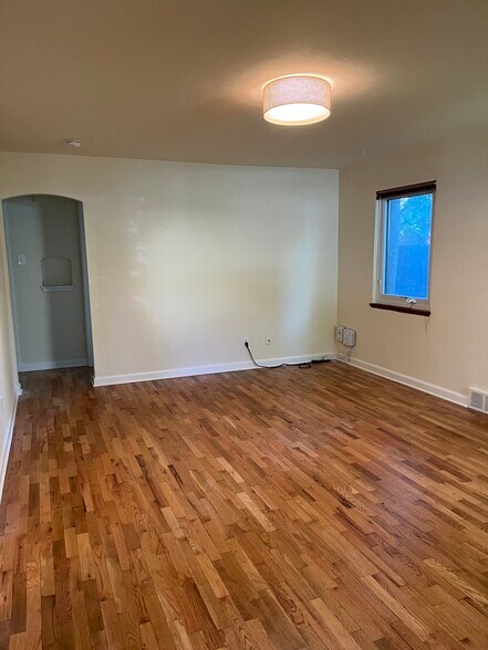 Building Photo - 812 18th St