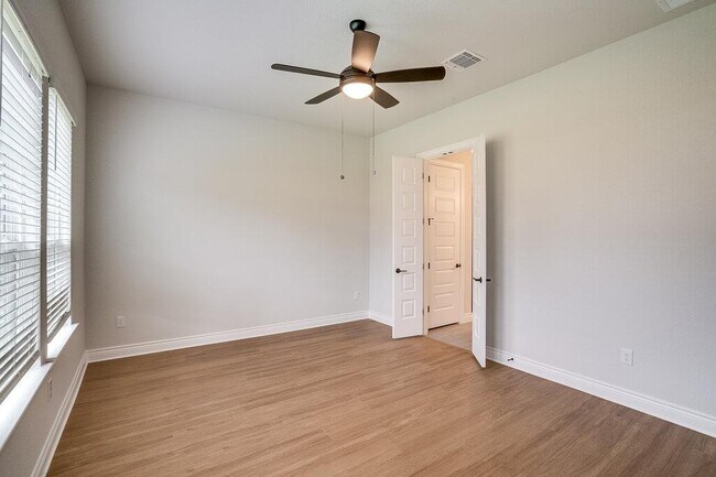 Building Photo - 4817 Seadrift Dr