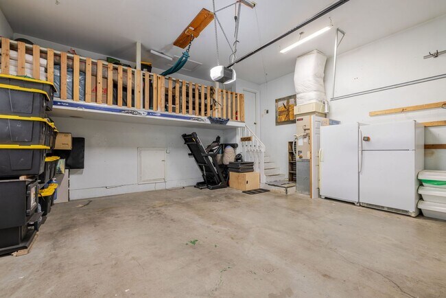 Building Photo - Furnished Rental in Desirable NW Bend Neighborhood