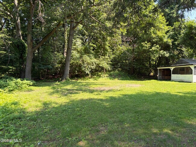 Building Photo - 905 Balltown Rd