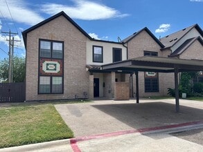 Building Photo - 2445 Monarch Dr