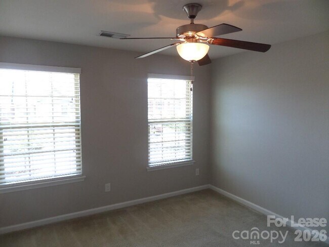 Building Photo - 3339 Major Samuals Way