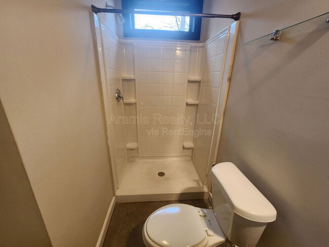 Building Photo - 1282 MacKintosh pknw