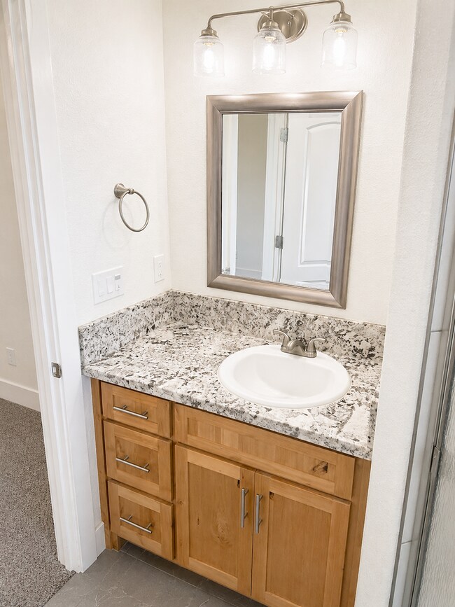 Building Photo - 3BR Home w/ 2-Car Garage, Tall ceilings & Upgraded Chef's Kitchen