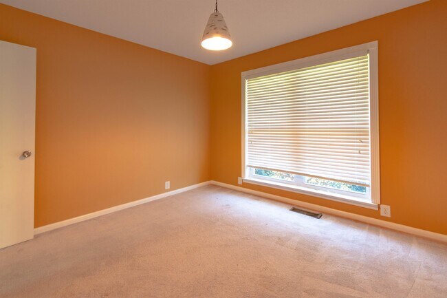 Building Photo - 115 Palmer Dr