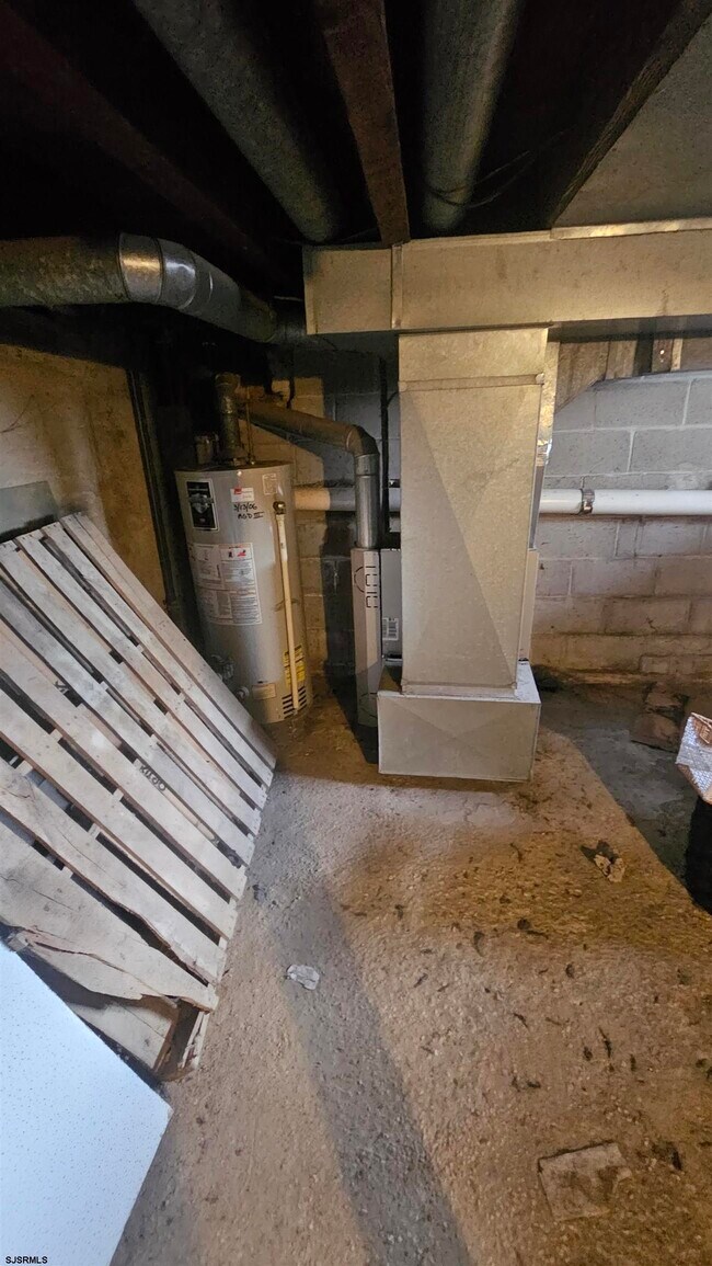 Building Photo - 130 Wilmer St