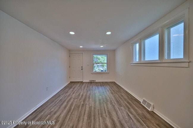 Building Photo - 1716 Wayne Ave