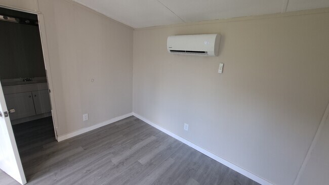 Building Photo - 113 Novits Nook Ct