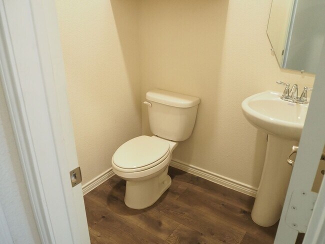 Building Photo - 4 Bed 3.5 Bath in Windhaven Crossing