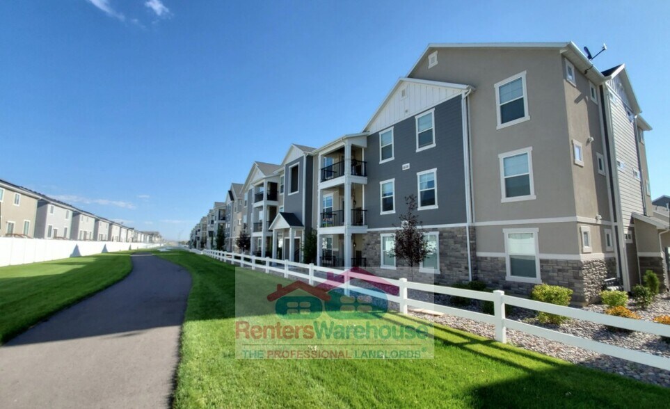 Building Photo - 13084 S Tortola Dr