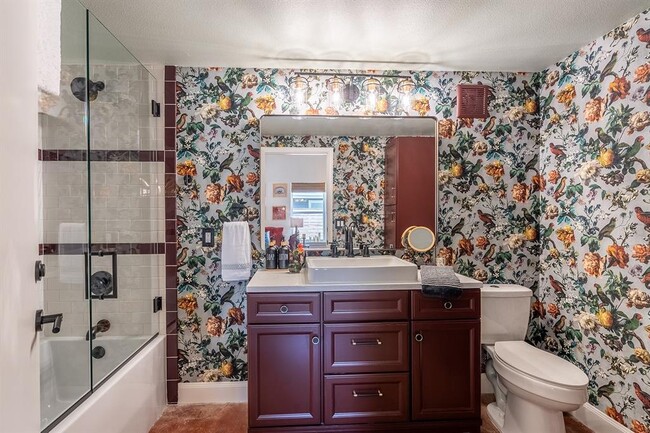 Building Photo - 5200 St Georges Green