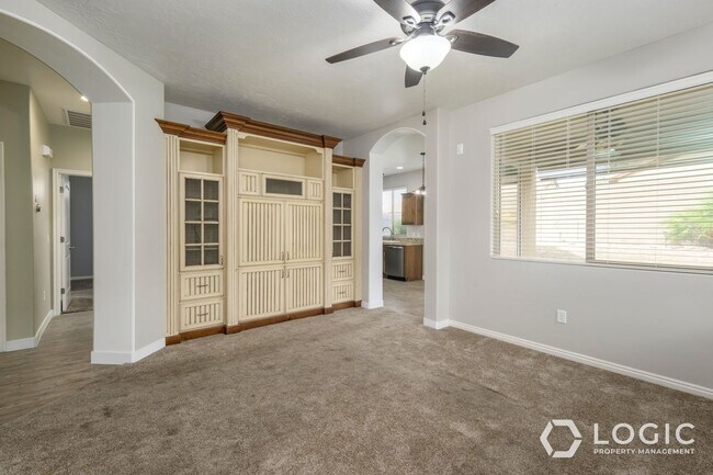 Building Photo - 2445 E White Horse Dr