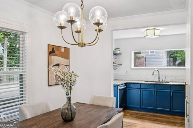 Building Photo - 1136 Gilbert St SE