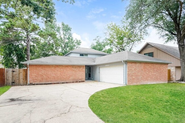 Building Photo - 6902 Fawn River Dr