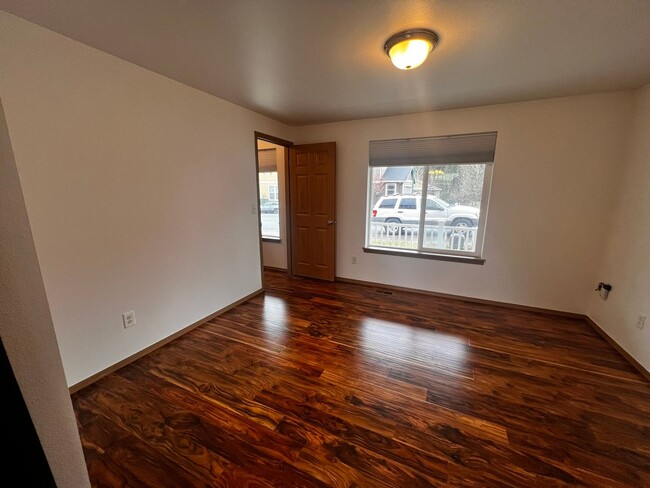 Building Photo - Application Pending - 3 Bedroom House For ...