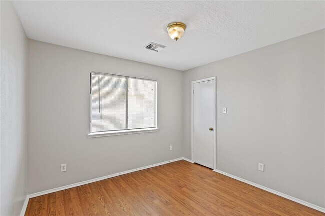 Building Photo - 2019 Ruffian Ln