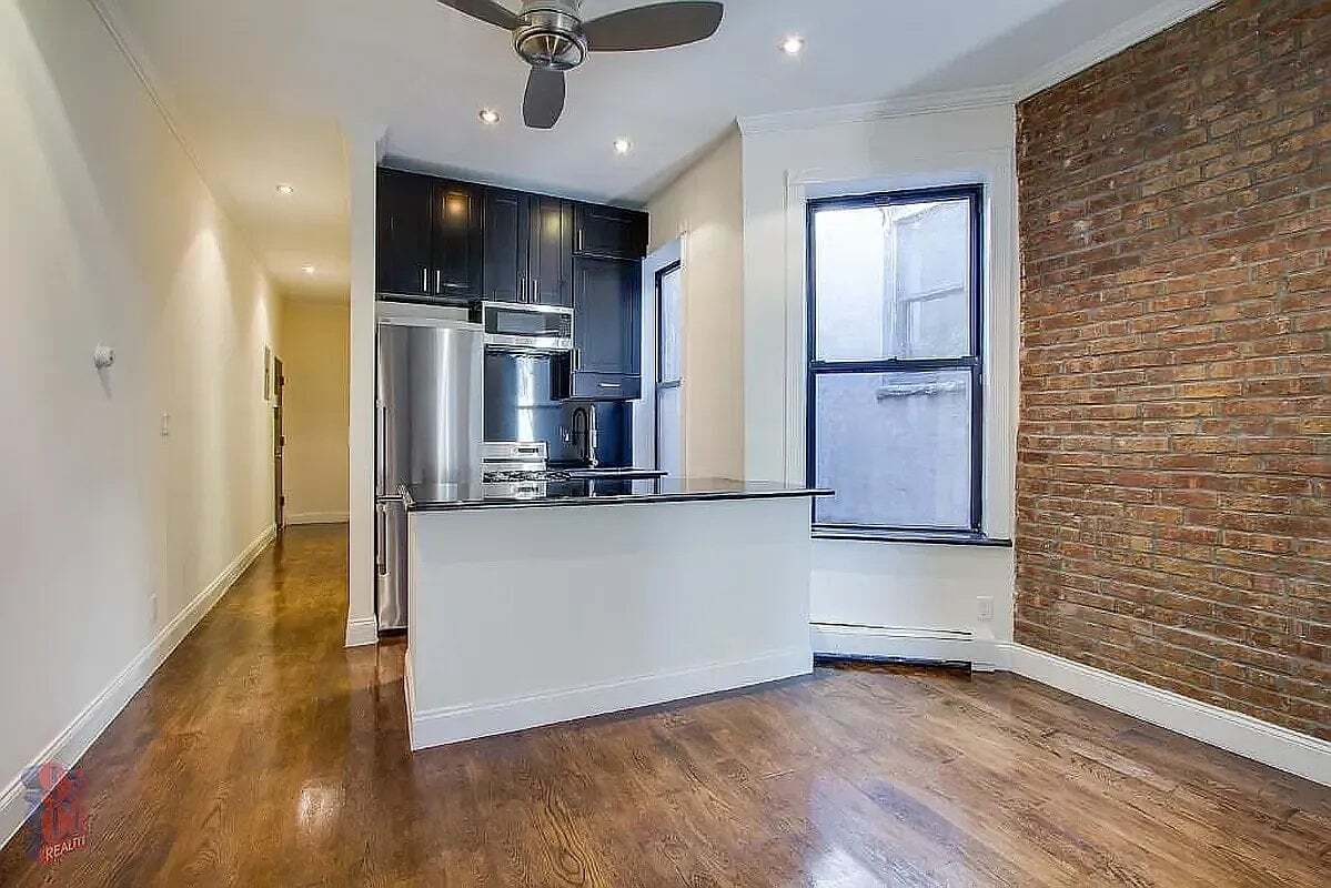 Building Photo - 5 W 103rd St