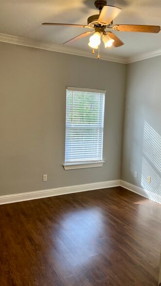 Building Photo - 1332 Tropical Cv