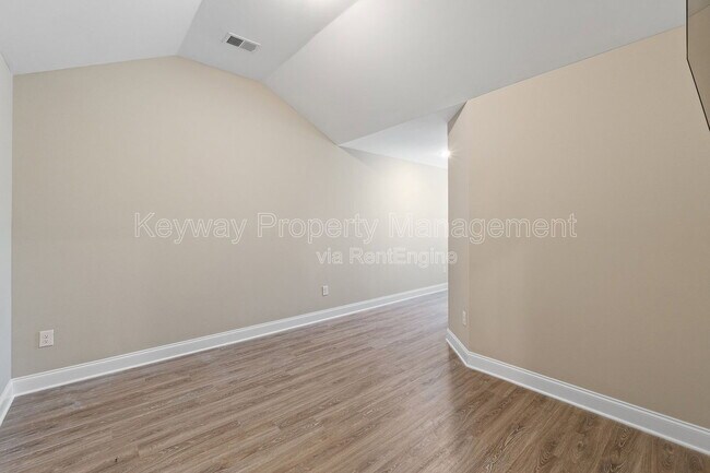 Building Photo - 301 Sumac Trail