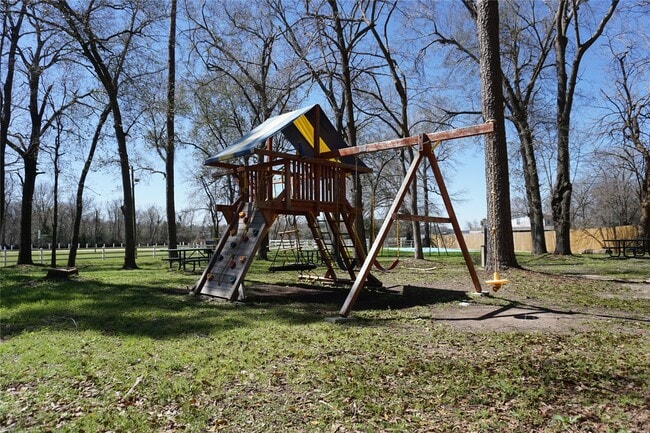 Building Photo - 8979 Gladewood