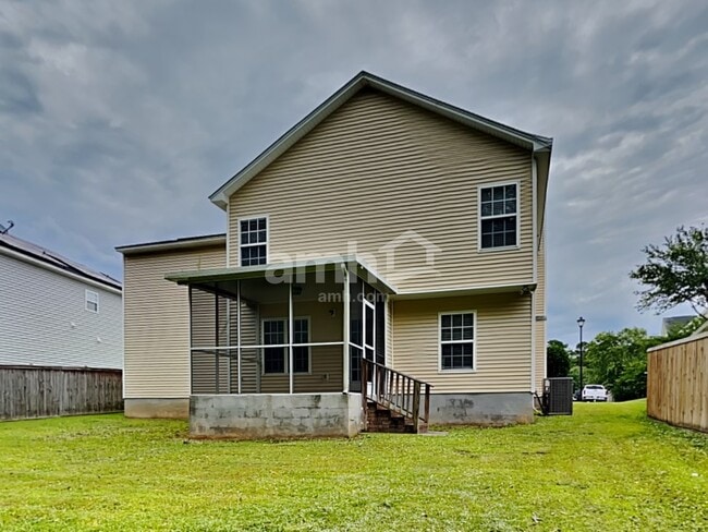 Building Photo - 425 Green Park Ln